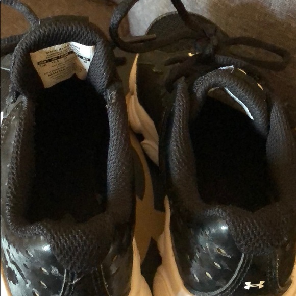 Under Armour Shoes - Picture 5 of 6
